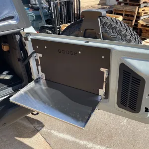 GOOSE GEAR- FORD BRONCO 2021-PRESENT 6TH GEN - TAILGATE TABLE